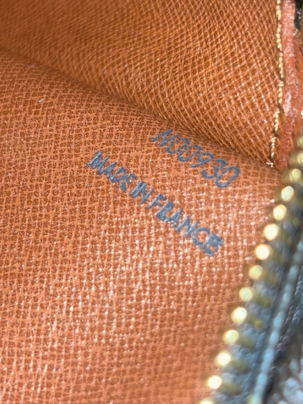 Louis Vuitton Vintage Crossbody w/COA - Picture 7 of 16